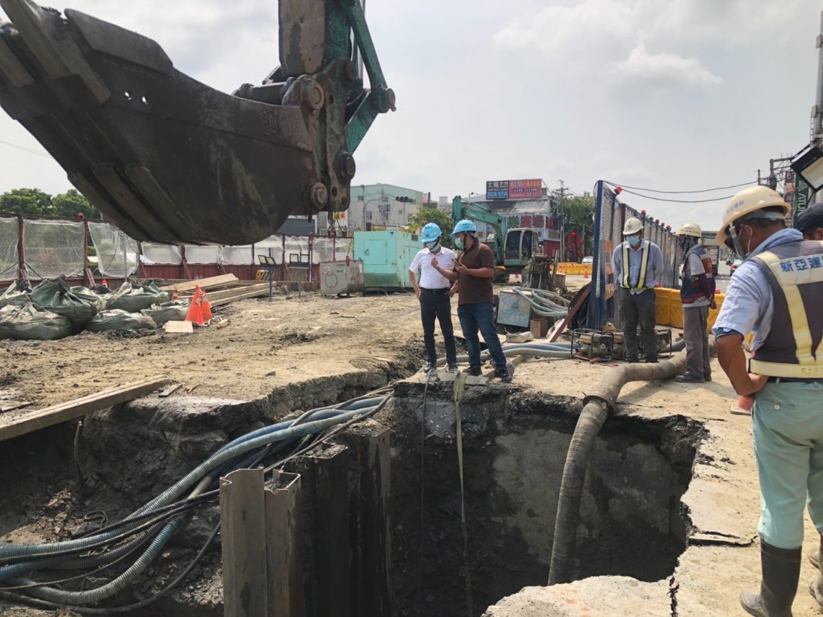 武處長關心搶修工程進度