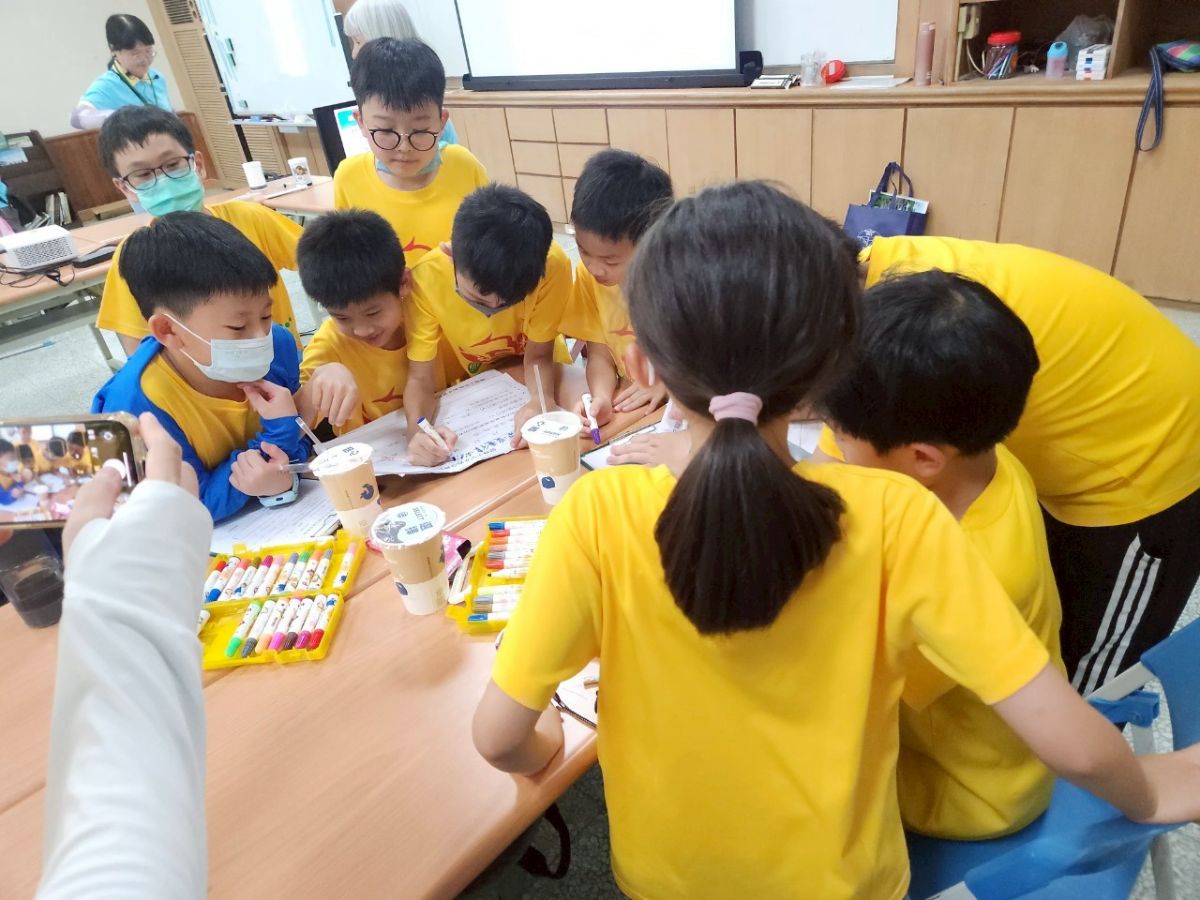 2025.6.27-鳳山國小-5年1班和資優班-變身小小水巡守員和水源生態之旅和自來水不自來6.jpg