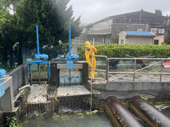 石門淨水場取水口加強清淤作業