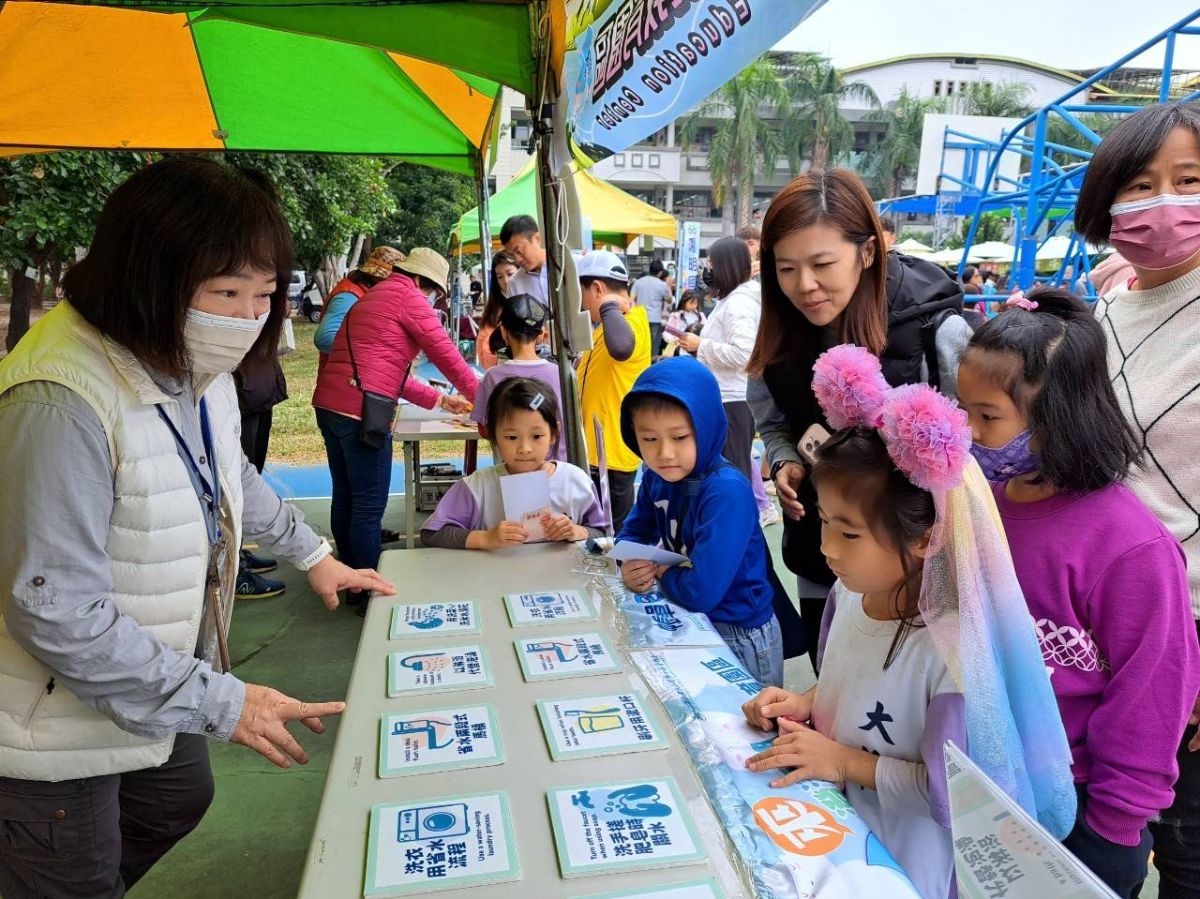 112.12.23-高市鳥松區大華國小70周年校慶-設攤推廣1.jpg