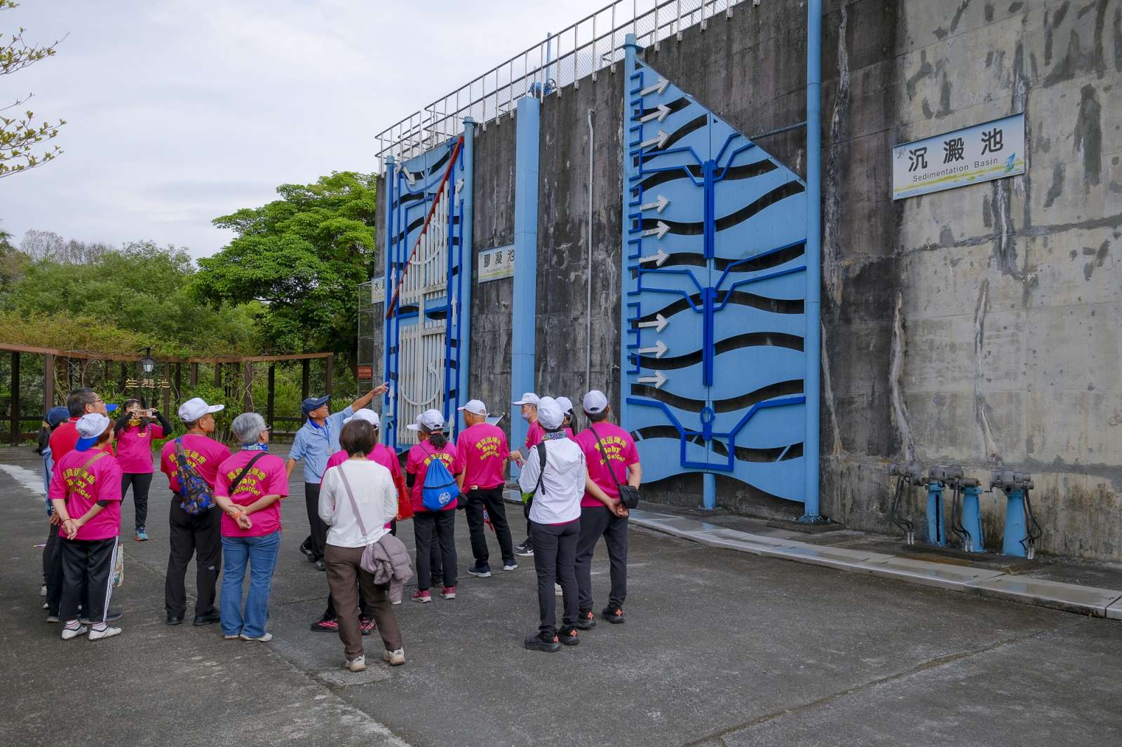 民眾聆聽自來水淨水流程