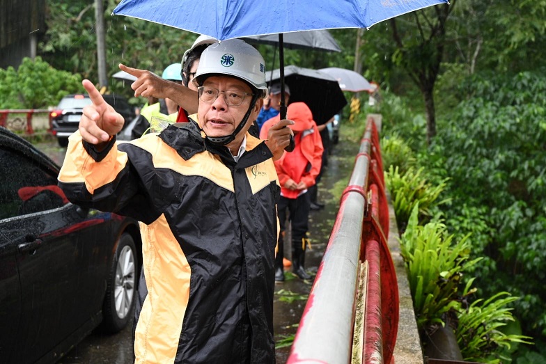 台水站在風雨最前線 戮力搶修恢復供水-董事長視察搶修情形