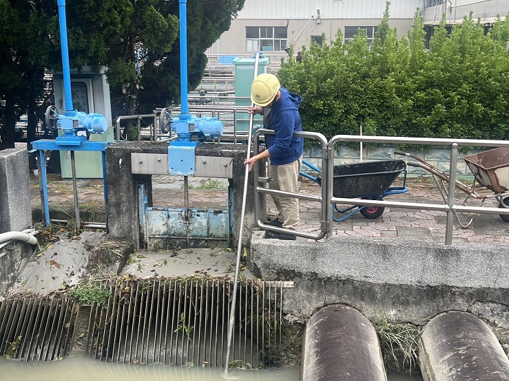 加強辦理地面取水口雜物清除.jpg