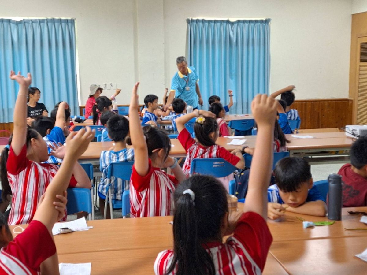 114.4.29-東光國小3年級-彩葉貼貼樂和運水大作戰和水源生態之旅3.jpg