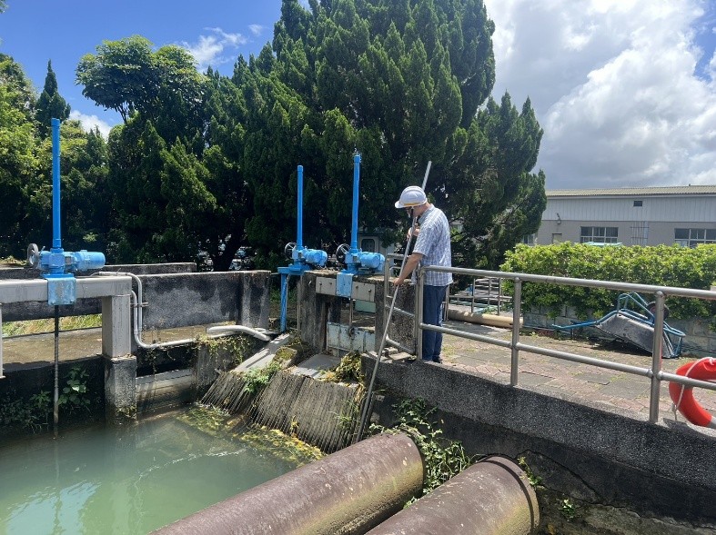 地面取水口雜物清除