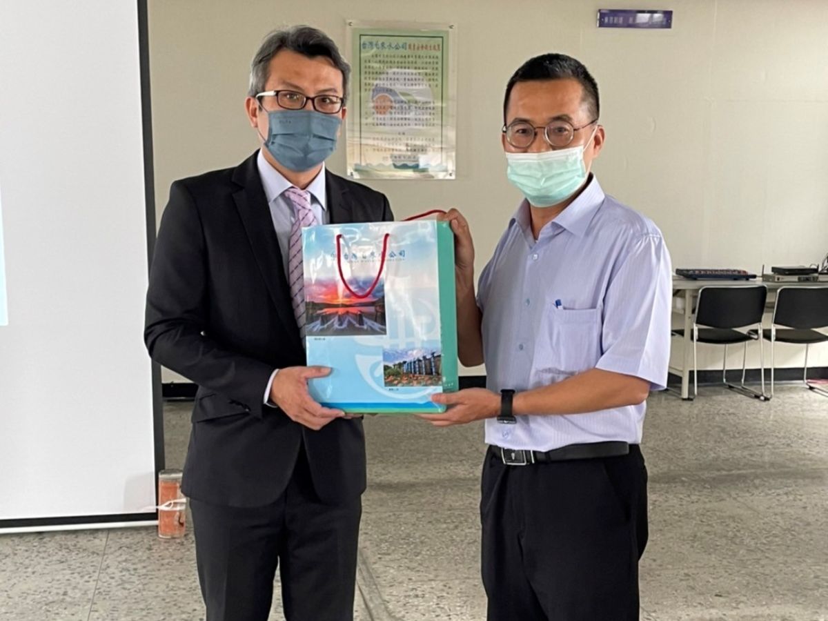 徐處長與蔡佰達檢察官合照