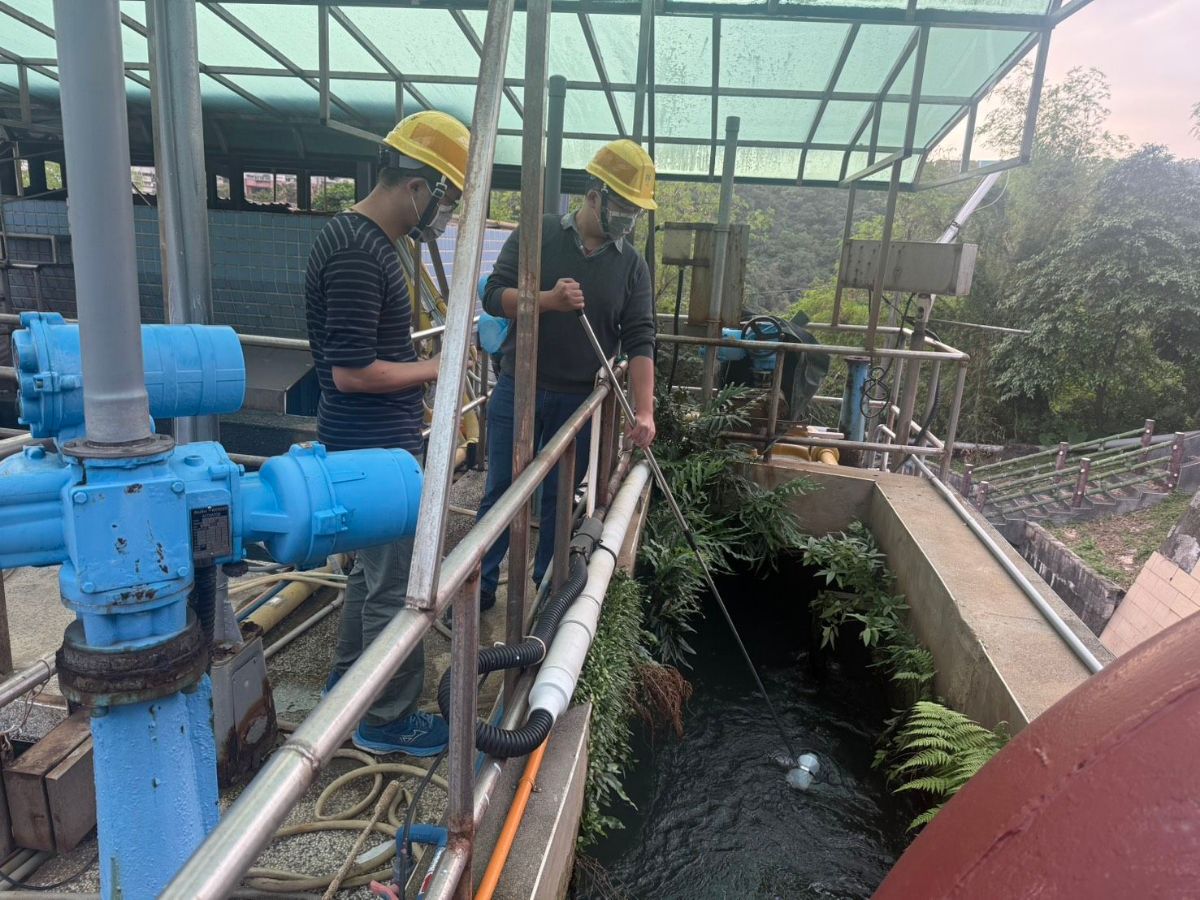 淨水場水質採樣.jpg
